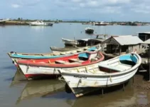 embarcações abandonadas
